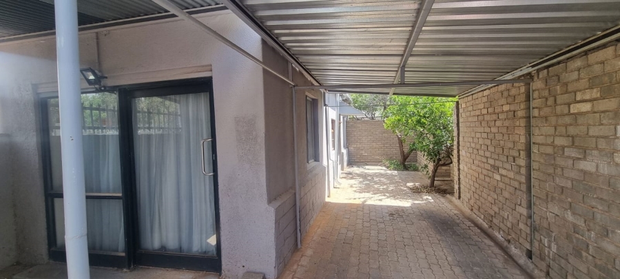 4 Bedroom Property for Sale in Beaconsfield Northern Cape